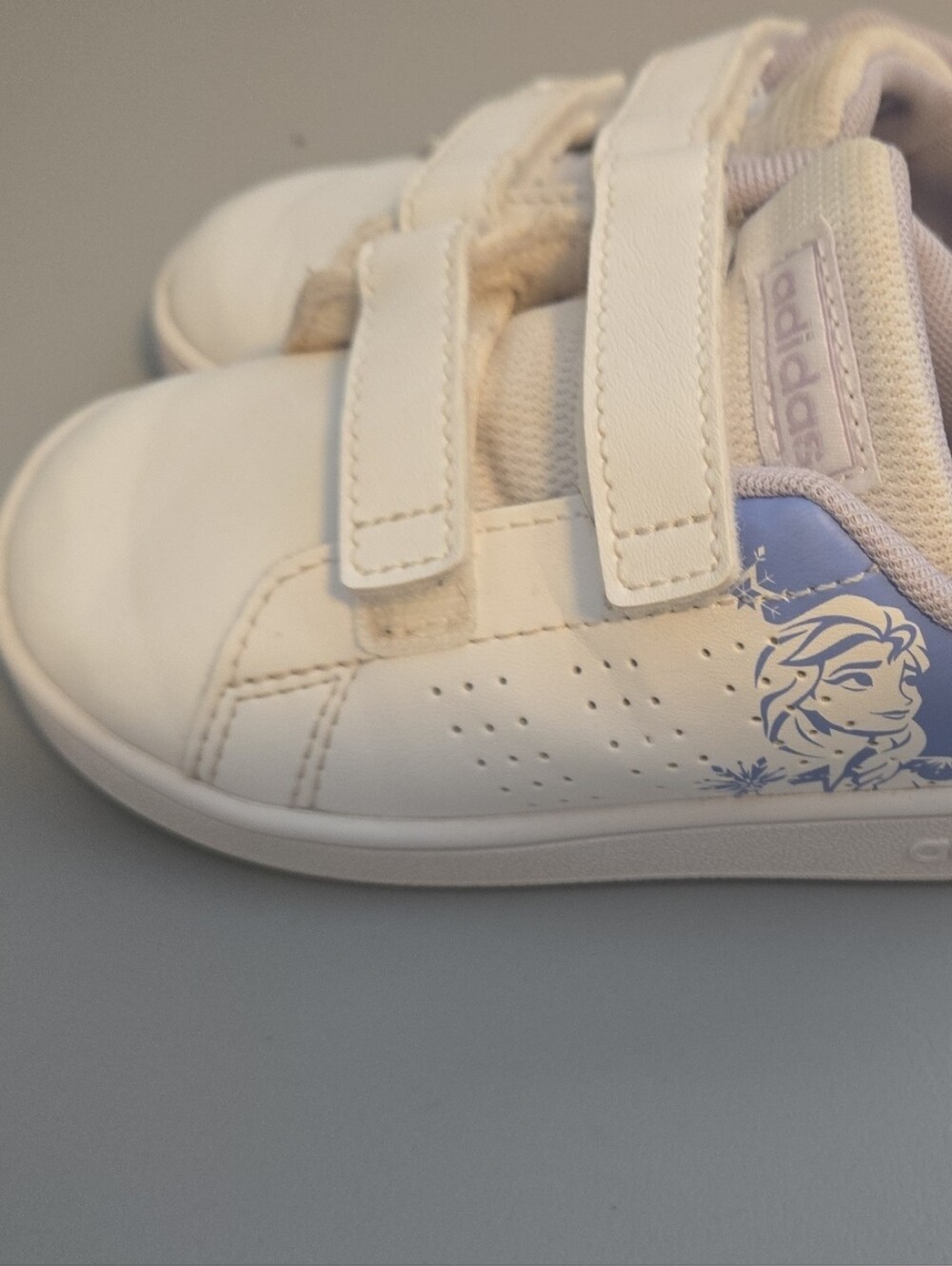 adidas Frozen Sneakers Size 7T